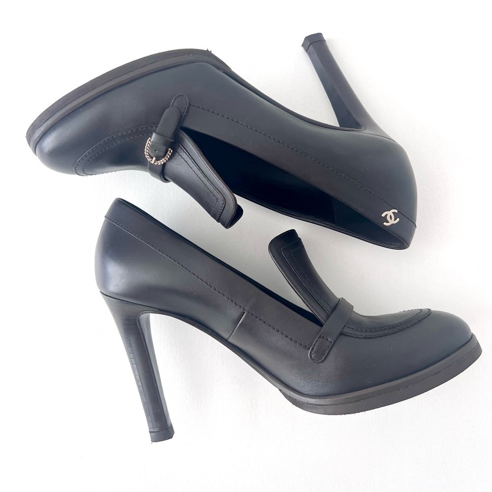 CHANEL || Dark Brown High Heel Loafer Pumps CC Logo Buckle Size EU 39 - Picture 9 of 16